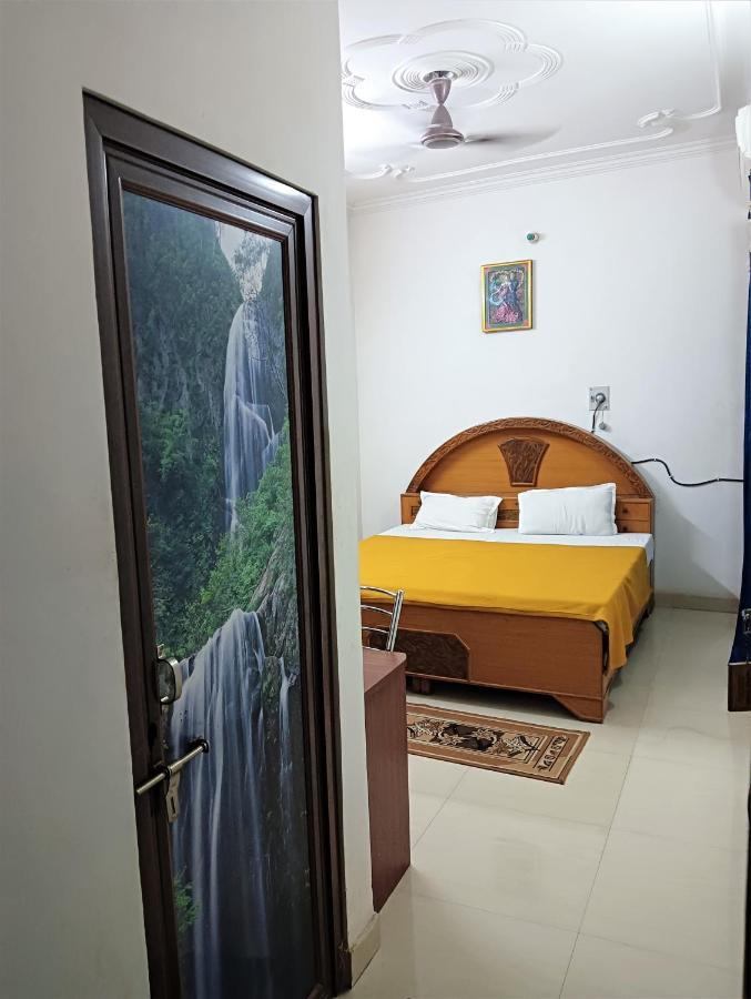 فاراناسي Varuna Palace-Fully Vaccinated Staff المظهر الخارجي الصورة