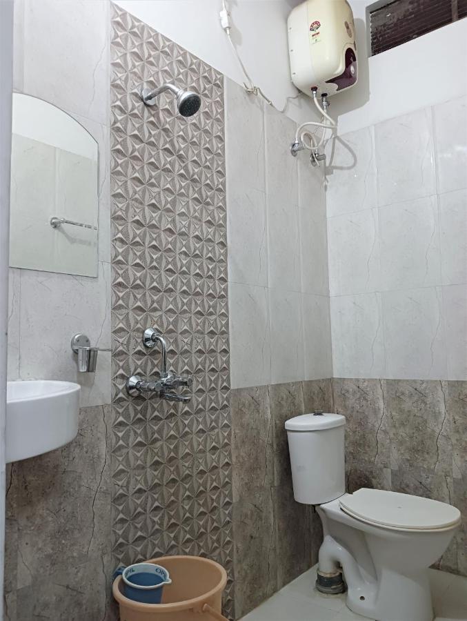 فاراناسي Varuna Palace-Fully Vaccinated Staff المظهر الخارجي الصورة