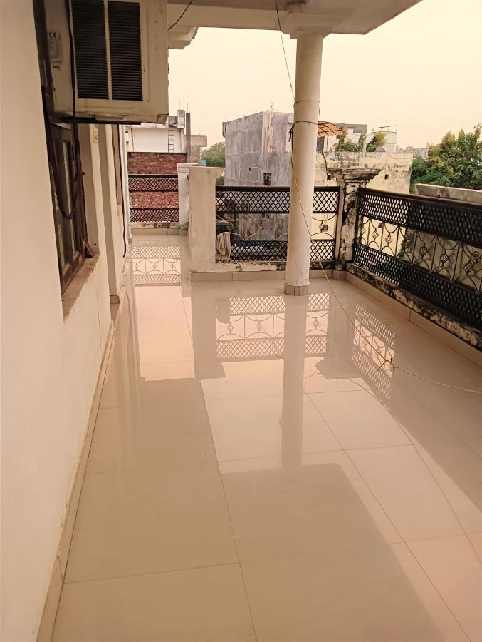 فاراناسي Varuna Palace-Fully Vaccinated Staff المظهر الخارجي الصورة