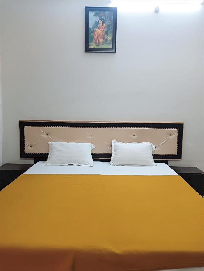 فاراناسي Varuna Palace-Fully Vaccinated Staff المظهر الخارجي الصورة