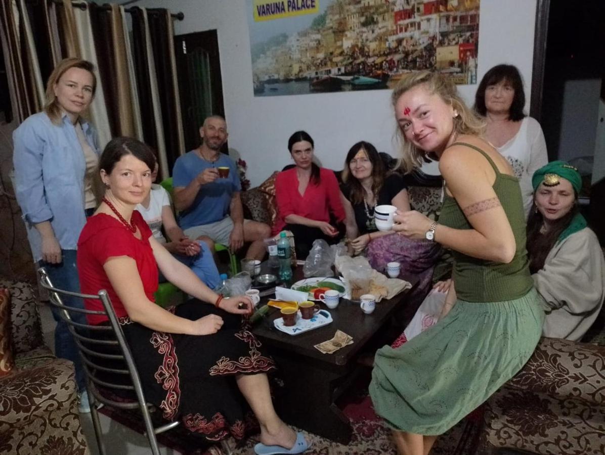 فاراناسي Varuna Palace-Fully Vaccinated Staff المظهر الخارجي الصورة