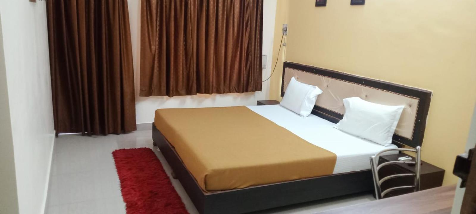 فاراناسي Varuna Palace-Fully Vaccinated Staff المظهر الخارجي الصورة